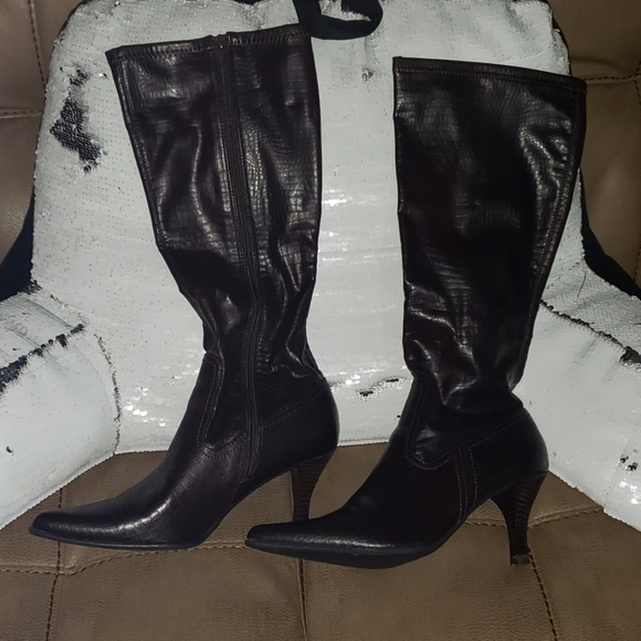 Boots - Picture 1 of 3